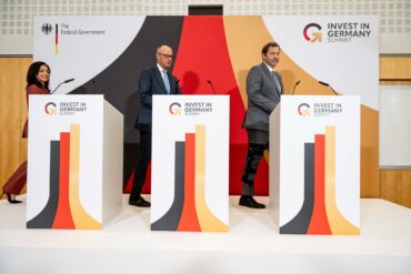 Merz und Klingbeil sagten den Investoren zu, den Reformkurs fortzusetzen.