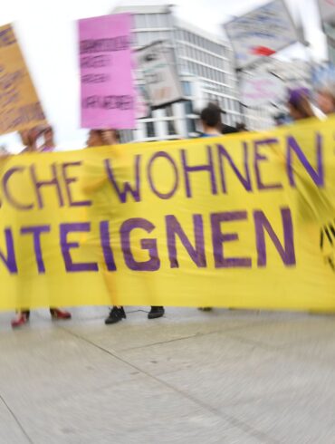 In einem Volksentscheid sprachen sich die Berliner für eine Vergesellschaftung aus. (Archivbild)