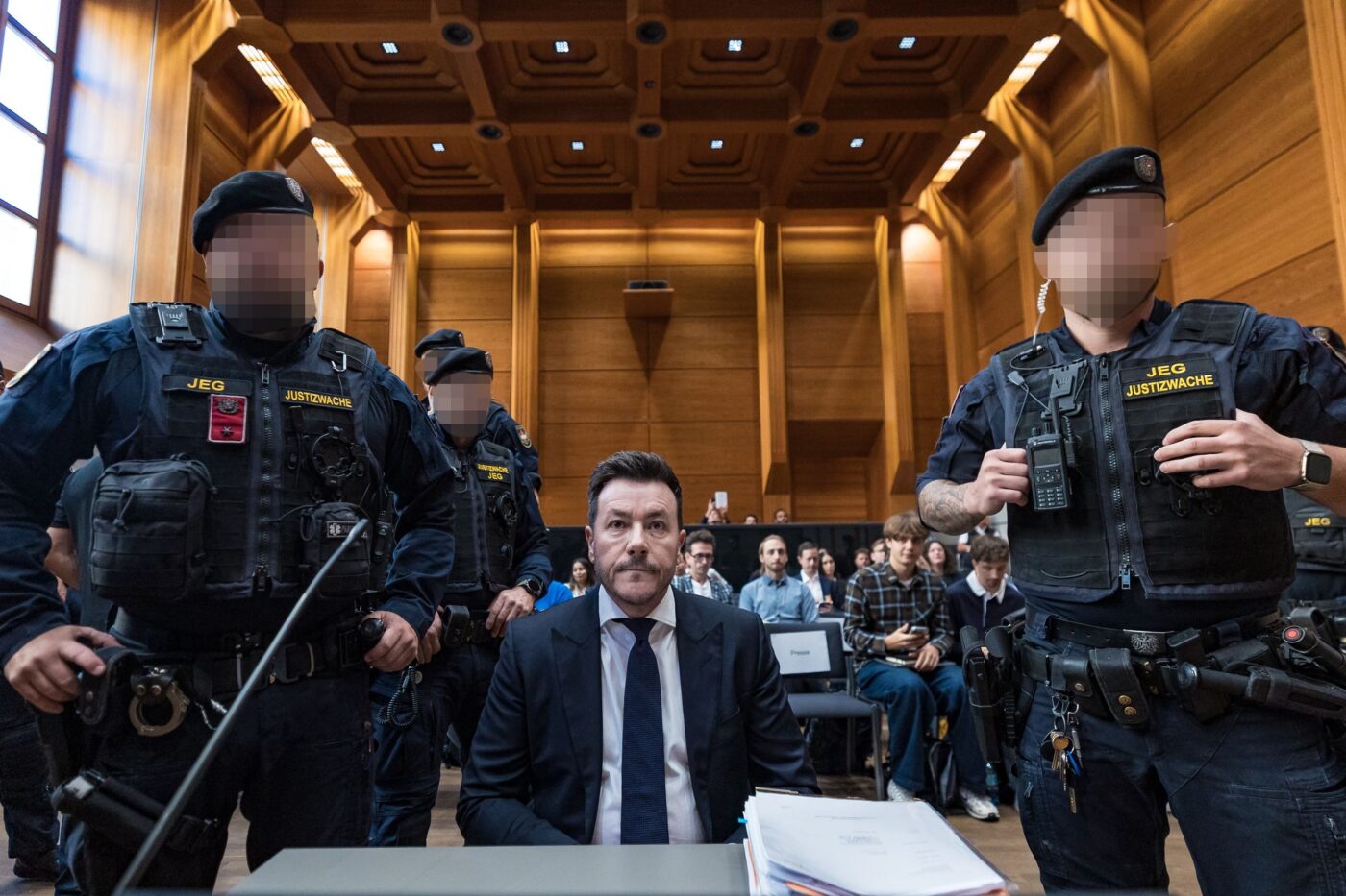 Der Investor René Benko kommt nach langer U-Haft in den elektronisch überwachten Hausarrest
