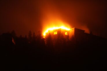Das Kehlsteinhaus am Obersalzberg bei Berchtesgaden ist bei einem Brand völlig zerstört worden.