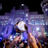 Demonstranten in Spanien fordern bezahlbaren Wohnraum.