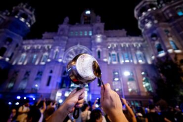 Demonstranten in Spanien fordern bezahlbaren Wohnraum.