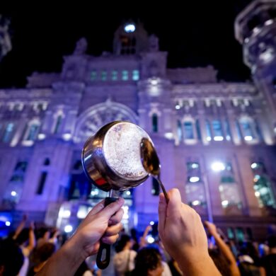 Demonstranten in Spanien fordern bezahlbaren Wohnraum.