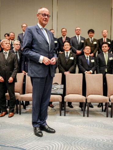 Merz nahm zum Auftakt seines Japan-Besuchs an einem Wirtschaftsforum teil.