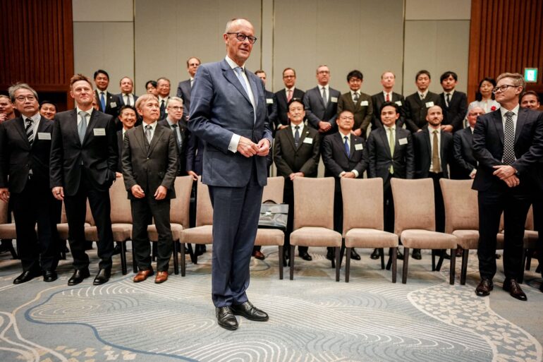 Merz nahm zum Auftakt seines Japan-Besuchs an einem Wirtschaftsforum teil.
