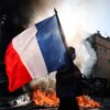 Bei den Protesten in Frankreich kam es erneut zu Sachbeschädigungen und Zusammenstößen von Krawallmachern mit der Polizei.
