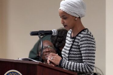 Bundesbeamte haben laut US-Medien eine Durchsuchung bei der linken demokratischen US-Abgeordneten Ilhan Omar durchgeführt. (Archivbild)