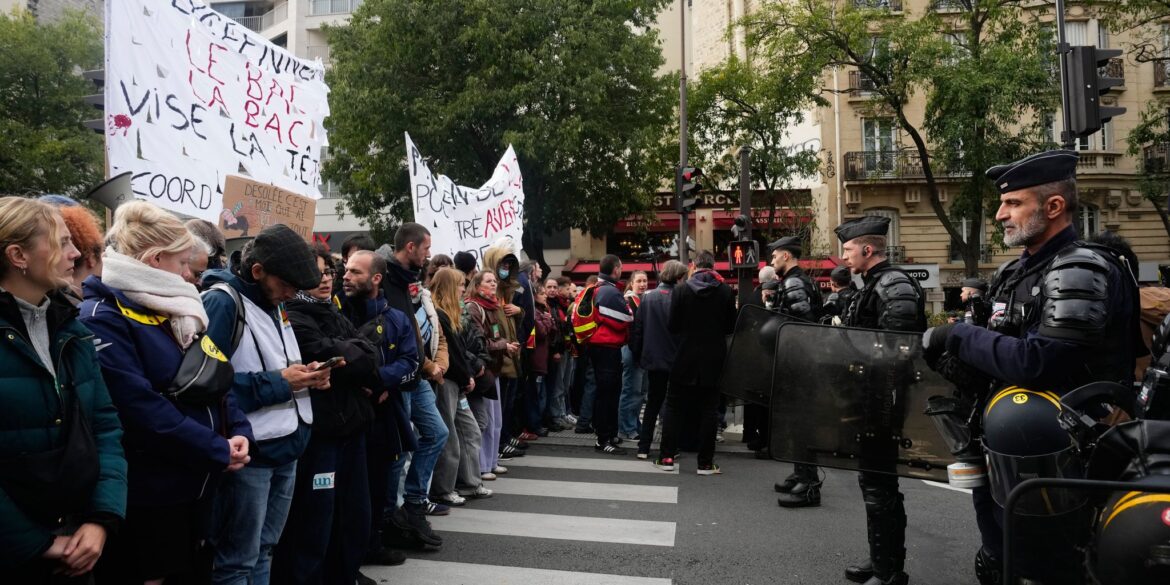 In Frankreich sind für Samstag erneute Demonstrationen angekündigt worden.