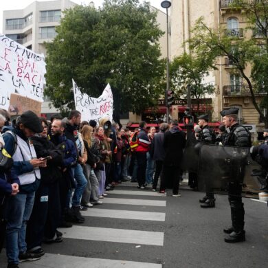 In Frankreich sind für Samstag erneute Demonstrationen angekündigt worden.
