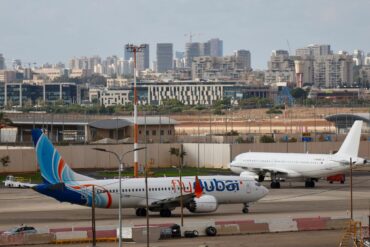 Nach dem Vorfall auf einem Flydubai-Flug nach Tel Aviv berichten US-Medien, dass der mutmaßliche Angreifer das Flugzeug in den israelischen Flughafen Ben Gurion lenken wollte. (Archivbild)