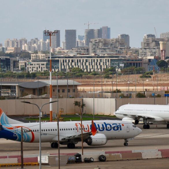 Nach dem Vorfall auf einem Flydubai-Flug nach Tel Aviv berichten US-Medien, dass der mutmaßliche Angreifer das Flugzeug in den israelischen Flughafen Ben Gurion lenken wollte. (Archivbild)