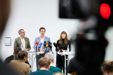 Vertreter von Grünen, SPD und Linken in Berlin haben eine Einigung zum konsequenten Umgang mit Antisemitismus vorgestellt. (Archivbild)