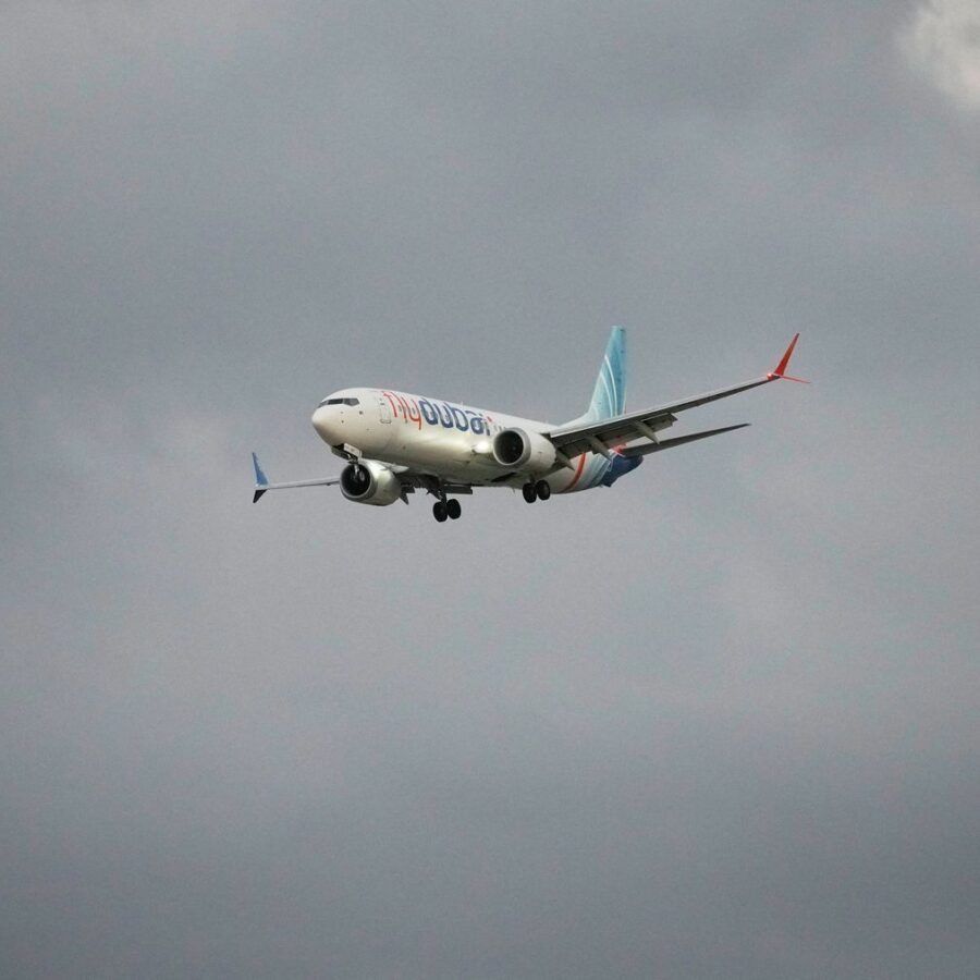 Die Hintergründe zu der gewaltsamen Auseinandersetzung in einer Maschine der Fluggesellschaft Flydubai sind weiter unklar.