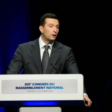 Jordan Bardella bleibt Parteichef der Rechtsnationalen in Frankreich.