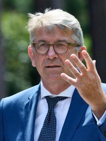 Kulturstaatsminister Weimer äußert scharfe Kritik an einem möglichen Bündnis der SPD mit der Linken in Berlin. (Archivbild)