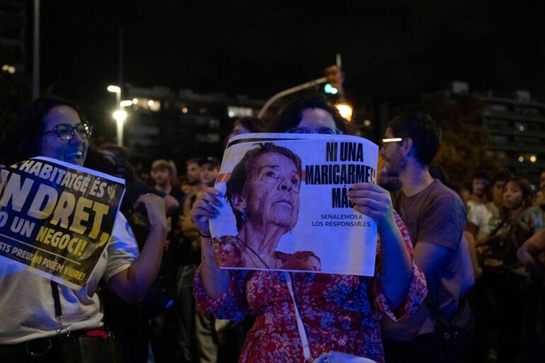 Die Zwangsräumung der 87-jährigen Spanierin Maricarmen Abascal aus der Wohnung, in der sie 70 Jahre gelebt hatte, löste die Massenproteste gegen die Wohnungsnot aus. Nun ist sie in einem Krankenhaus gestorben. (Archivbild)