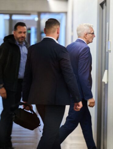 Im geheim tagenden Parlamentarischen Kontrollgremium (PKGr) des Bundestages wurde BND-Präsident Martin Jäger am Mittwoch zu den Spionagevorwürfen gegen den früheren Präsidenten des Bundesnachrichtendienstes, August Hanning, befragt.