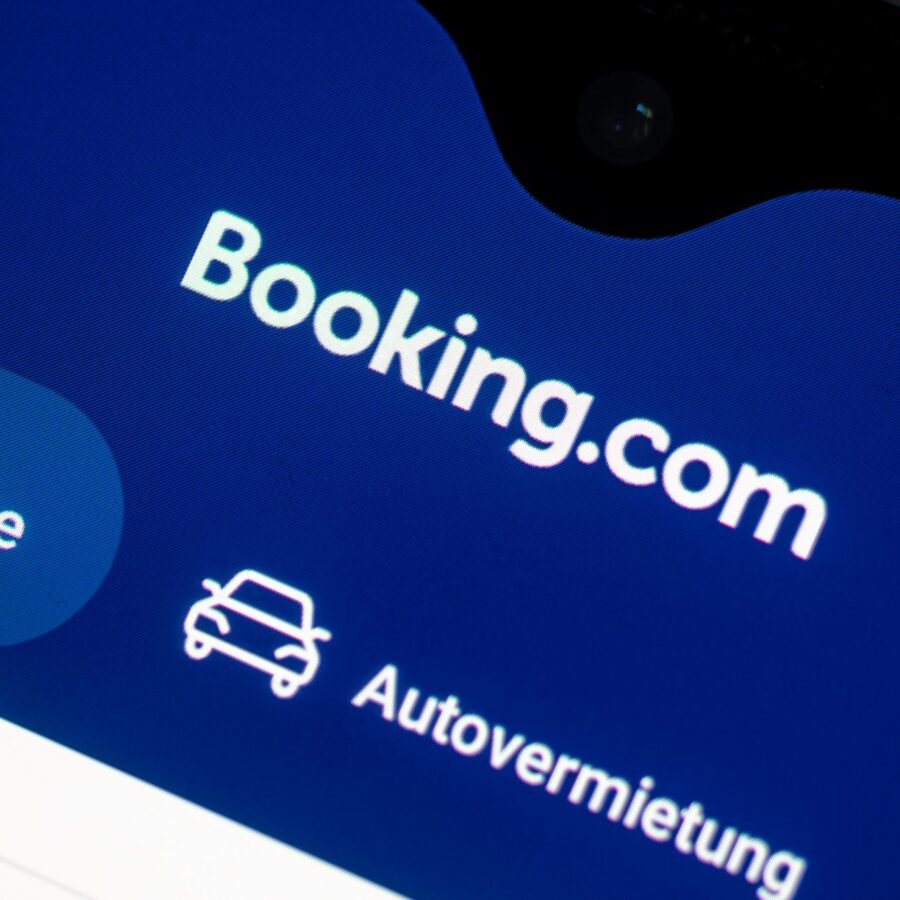 Das Reiseportal Booking.com hat seinen Hauptsitz im niederländischen Amsterdam. (Symbolbild)