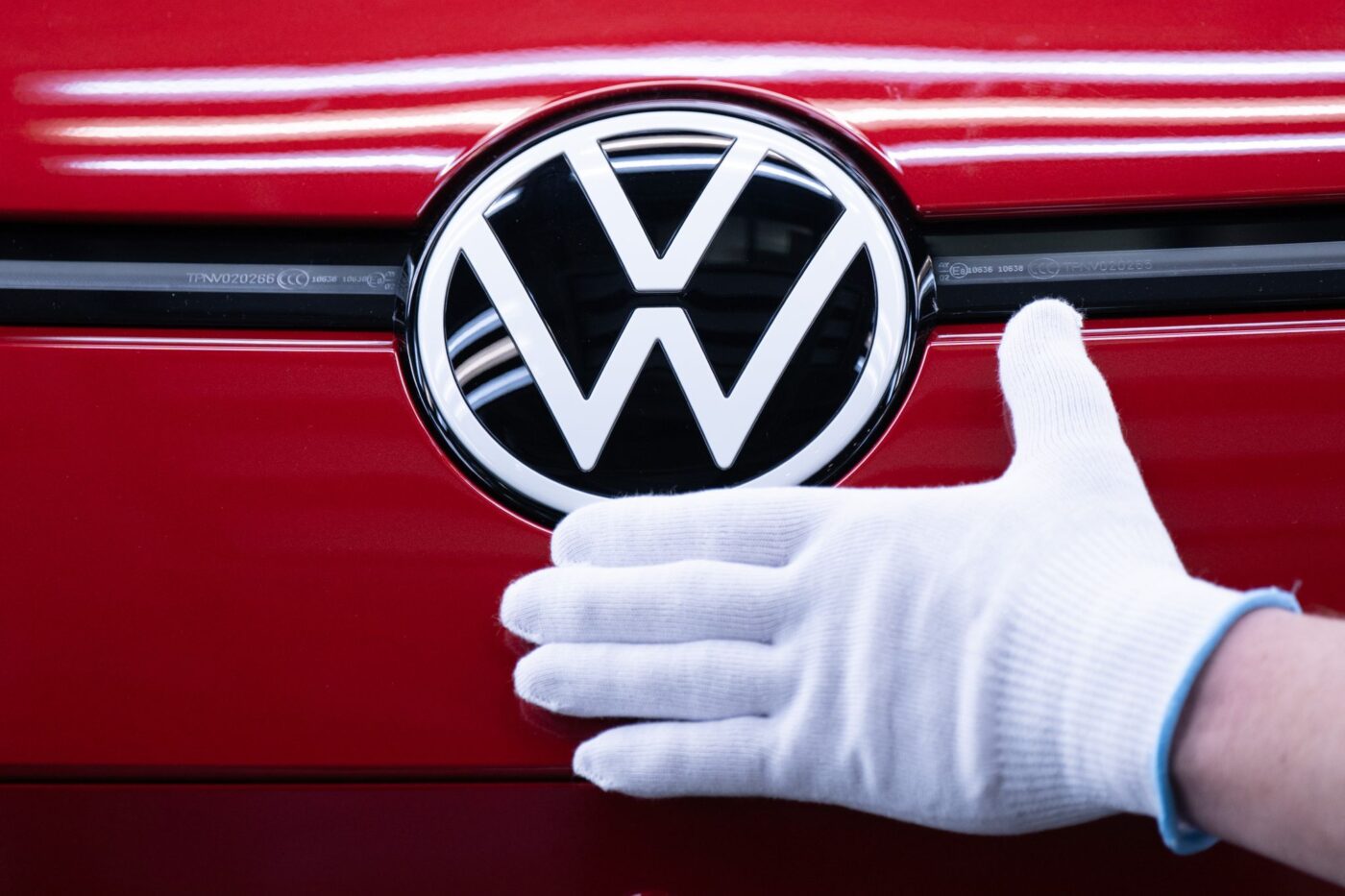Die IG Metall droht der VW-Führung mit Arbeitskampf. (Archivbild)