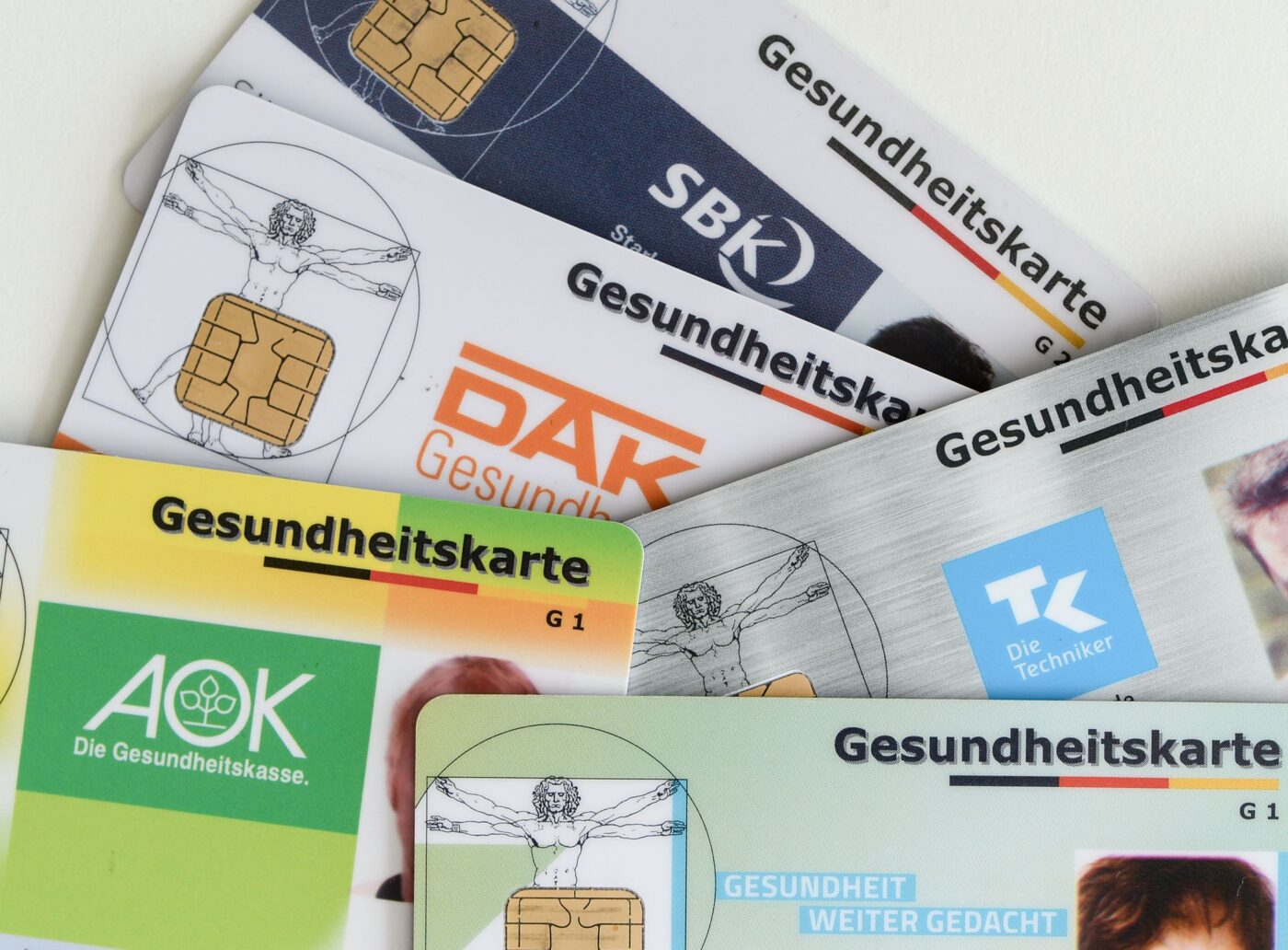 Für Gutverdiener, die in einer gesetzlichen Krankenkasse versichert sind, werden mehr Beiträge fällig. (Illustration)