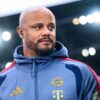 Bayern-Trainer Vincent Kompany wurde nach seinem Zusammenbruch in eine Klinik eingeliefert. (Archivbild)