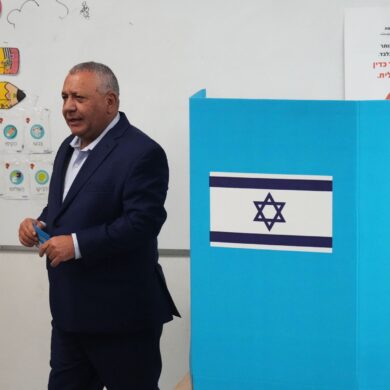 Ex-Militärchef Gadi Eisenkot bei der Stimmabgabe.