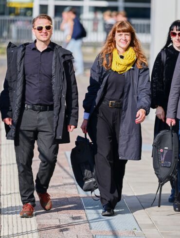 Eine Delegation der Berliner Linken traf sich im Haus der Statistik mit Vertretern von Grünen und SPD.