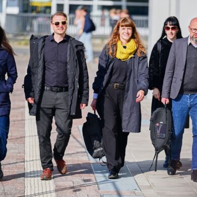 Eine Delegation der Berliner Linken traf sich im Haus der Statistik mit Vertretern von Grünen und SPD.