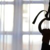 Eine neue medizin-ethische Leitlinie soll helfen, auch über bestehende andere Handlungsoptionen aufzuklären, wenn Menschen in existenzieller Not über einen assistierten Suizid nachdenken. (Symbolfoto)