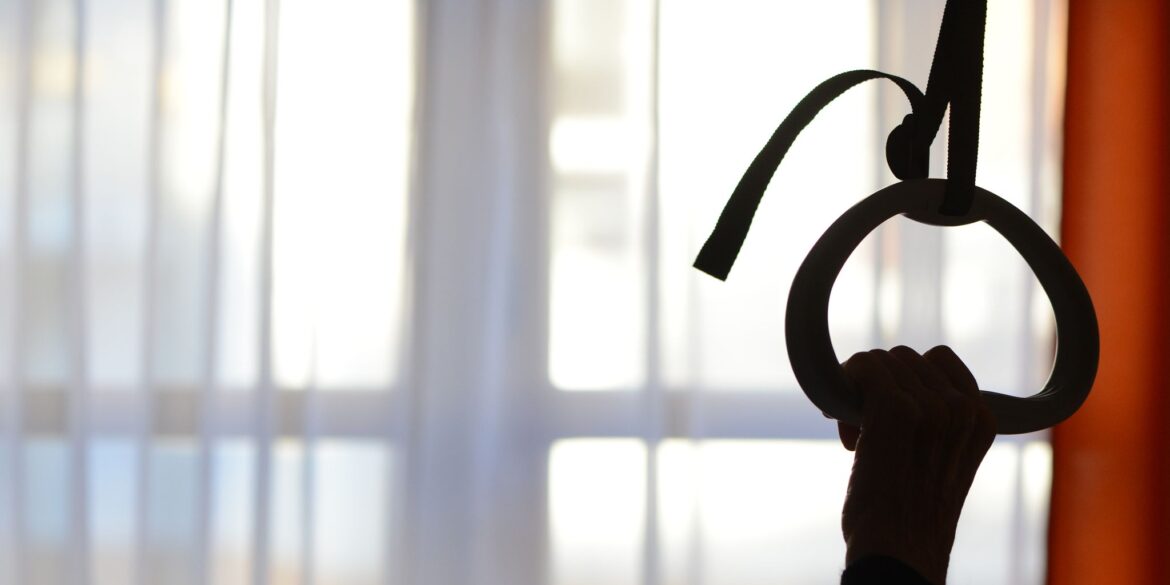 Eine neue medizin-ethische Leitlinie soll helfen, auch über bestehende andere Handlungsoptionen aufzuklären, wenn Menschen in existenzieller Not über einen assistierten Suizid nachdenken. (Symbolfoto)