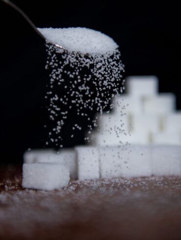 Die Zuckerzufuhr der Deutschen liegt weit über den empfohlenen Werten. (Symbolbild)