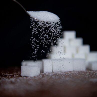 Die Zuckerzufuhr der Deutschen liegt weit über den empfohlenen Werten. (Symbolbild)