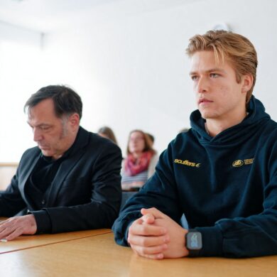 Das Gericht wies die Klage des Ex-Abiturienten Walk (r) ab.