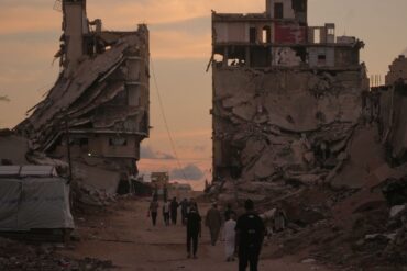 Israel hat seit dem Hamas-Massaker am 7. Oktober 2023 nach eigenen Angaben 100.000 Ziele in der Region angegriffen, die meisten davon im Gazastreifen.