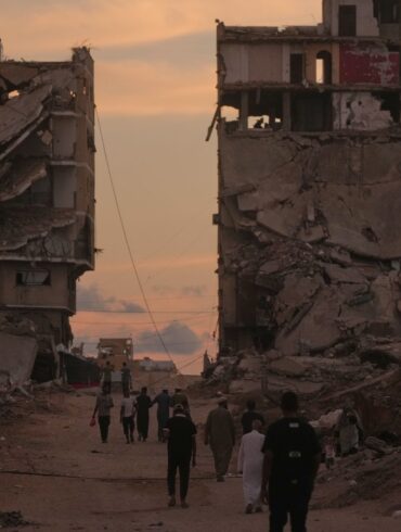Israel hat seit dem Hamas-Massaker am 7. Oktober 2023 nach eigenen Angaben 100.000 Ziele in der Region angegriffen, die meisten davon im Gazastreifen.