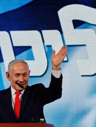 Israels Regierungschef Benjamin Netanjahu gibt sich trotz eines knappen Wahlausgangs siegesgewiss.