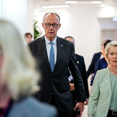 Rückschlag für Ursula von der Leyens Kanada-Pläne: Bundeskanzler Friedrich Merz setzte gemeinsam mit Kollegen durch, dass der Begriff «assoziiertes Mitglied» für Kanada vorerst nicht gebraucht wird. (Archivbild)