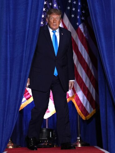 Die Klage richtet sich gegen Trump und seine Regierung - der Vorwurf: Finanzierung von Wahlwerbung mit Steuergeldern. (Archivbild)