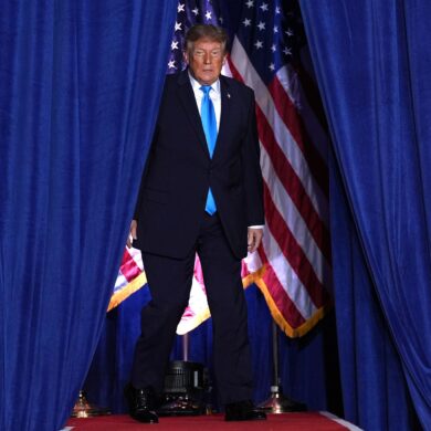 Die Klage richtet sich gegen Trump und seine Regierung - der Vorwurf: Finanzierung von Wahlwerbung mit Steuergeldern. (Archivbild)