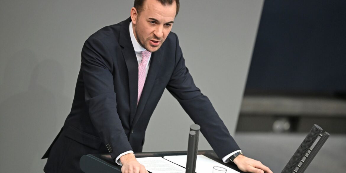 CDU-Politiker Ernst kann sich eine Trennung von Parteivorsitz und Kanzlerschaft vorstellen. (Archivbild)