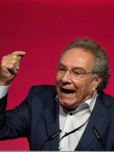 Der bisherige Landesvorsitzende des BSW in Bayern stemmt sich gegen Nähe zur AfD. (Archivbild)