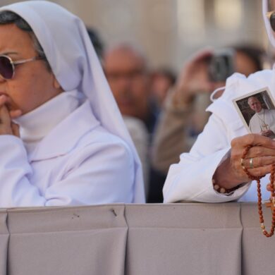 Im Vatikan wurde für den Papst gebetet.