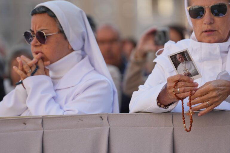 Im Vatikan wurde für den Papst gebetet.
