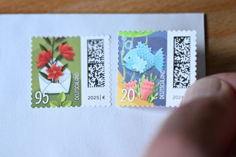 Die alte 95-Cent-Briefmarke bleibt auch nächstes Jahr noch gültig, aber dann sollte man eine 20-Cent-Extrabriefmarke hinzufügen.