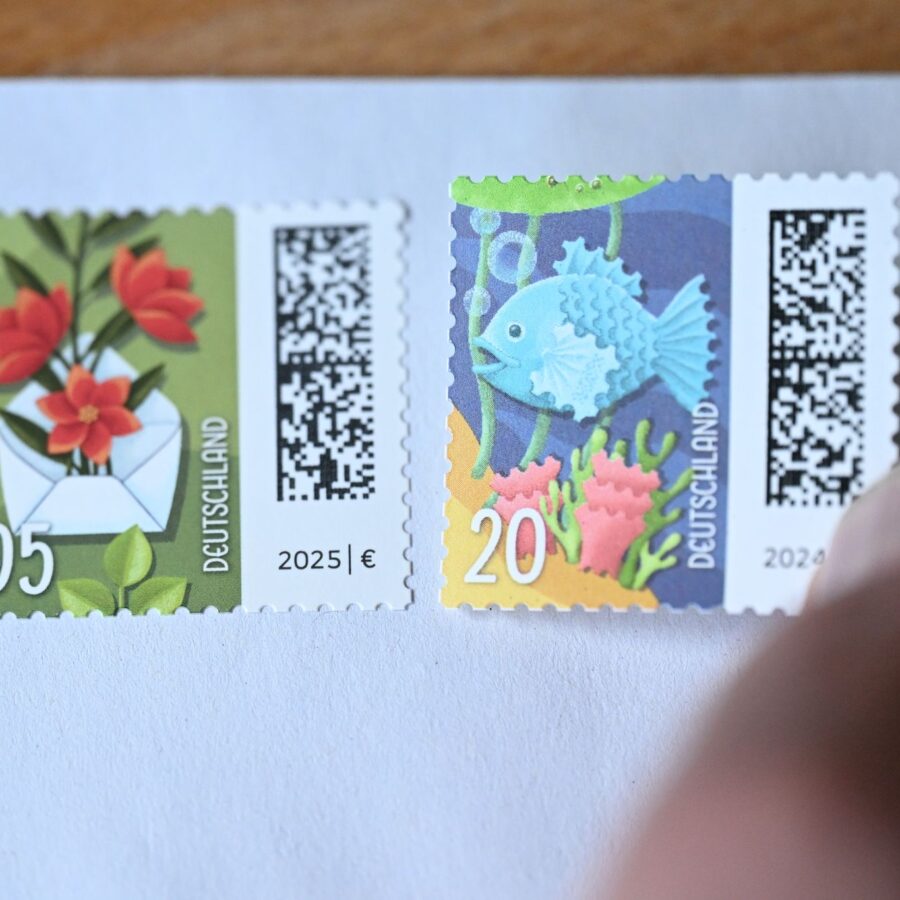 Die alte 95-Cent-Briefmarke bleibt auch nächstes Jahr noch gültig, aber dann sollte man eine 20-Cent-Extrabriefmarke hinzufügen.