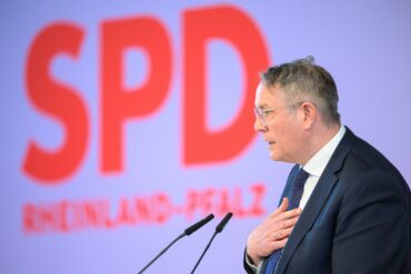 Schweitzer wirbt nach 35 Jahren SPD-Regierung in Rheinland-Pfalz für die erste Koalition mit der CDU im Bundesland. (Archivbild)