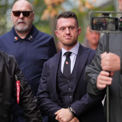 Tommy Robinson droht eine mehrjährige Haftstrafe.