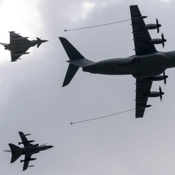 Zwei Flugzeuge vom Typ A400M sollen zur Betankung von Kampfjets bei der Übung eingesetzt werden.
