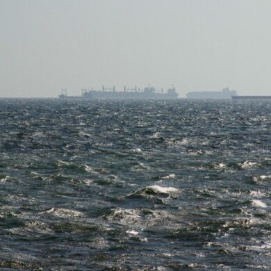 Ein Handelsschiff ist im Schwarzen Meer verunglückt. (Symbolbild)