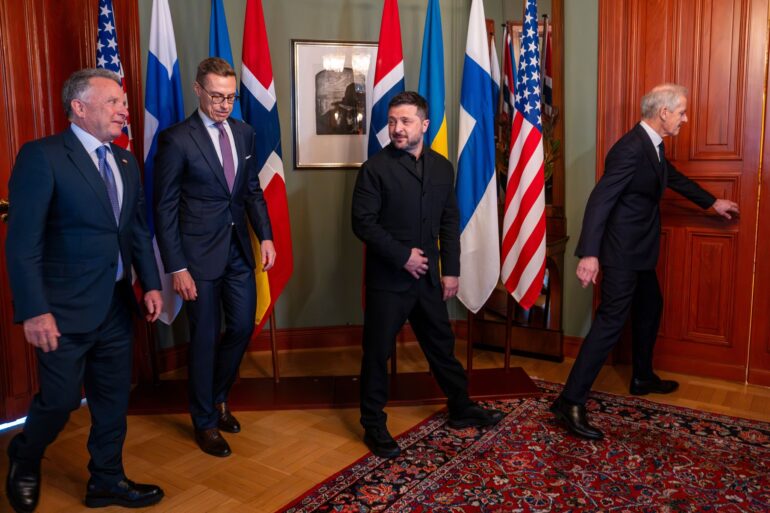 Trafen sich in Oslo (von links): US-Unterhändler Steve Witkoff, Finnlands Präsident Alexander Stubb, der ukrainische Präsident Wolodymyr Selensky und Norwegens Regierungschef Jonas Gahr Støre.